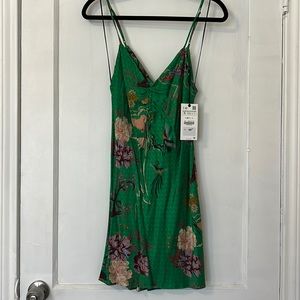 Green Zara dress! Size small, never been worn.